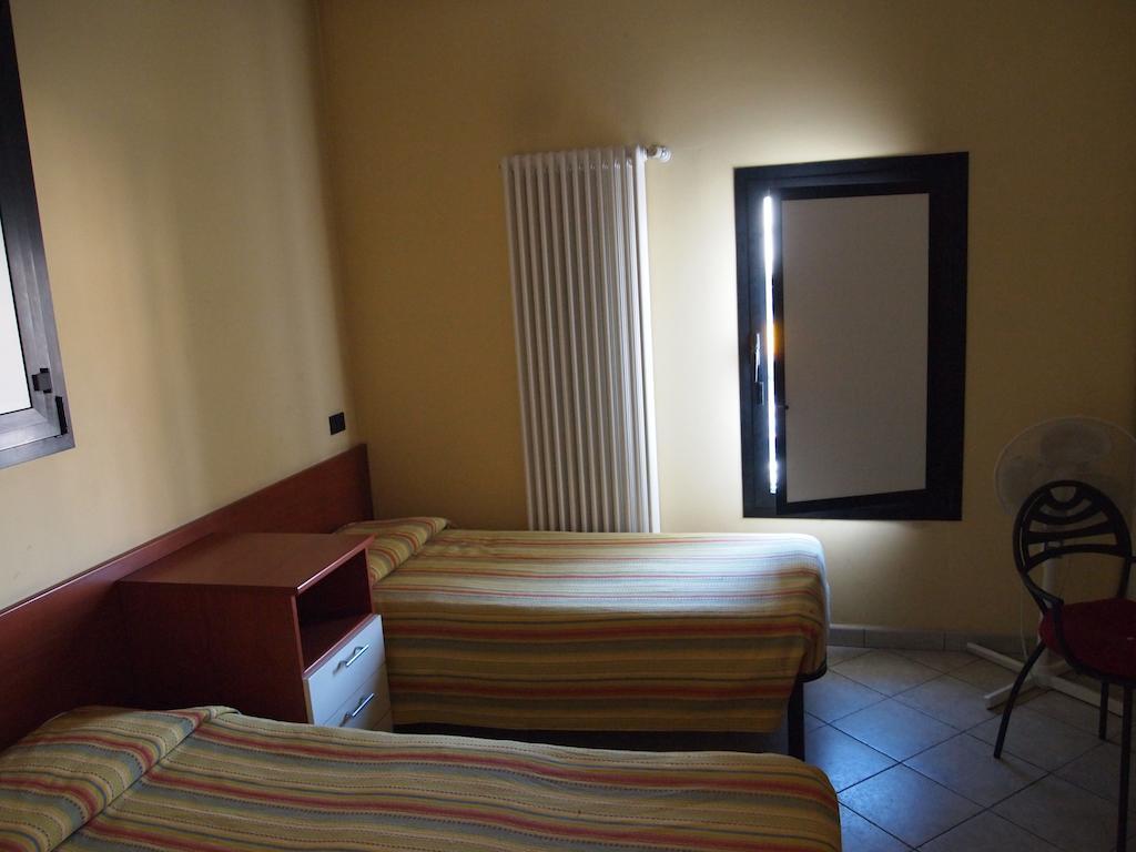 Caffetteria Dell'Angolo Hotel Borghetto Secondo Ngoại thất bức ảnh