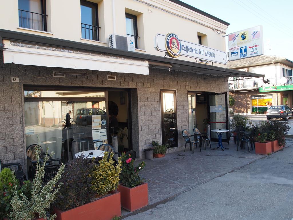 Caffetteria Dell'Angolo Hotel Borghetto Secondo Ngoại thất bức ảnh
