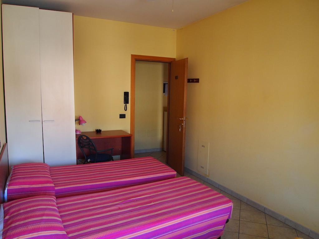 Caffetteria Dell'Angolo Hotel Borghetto Secondo Phòng bức ảnh