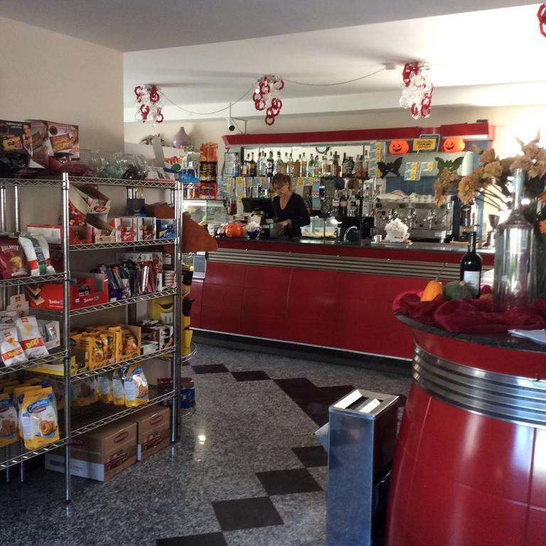 Caffetteria Dell'Angolo Hotel Borghetto Secondo Ngoại thất bức ảnh